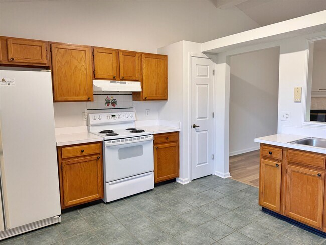 Building Photo - 2086 Magnus Ln