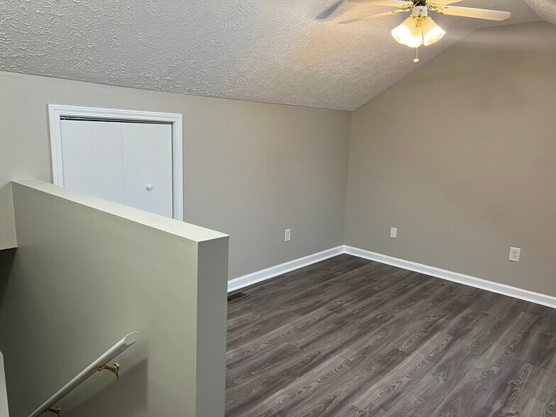 Building Photo - 343 Beaverview Dr