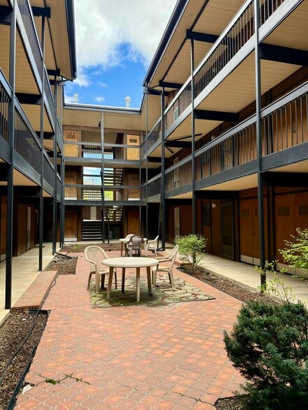 Building Photo - 249 S 700 E