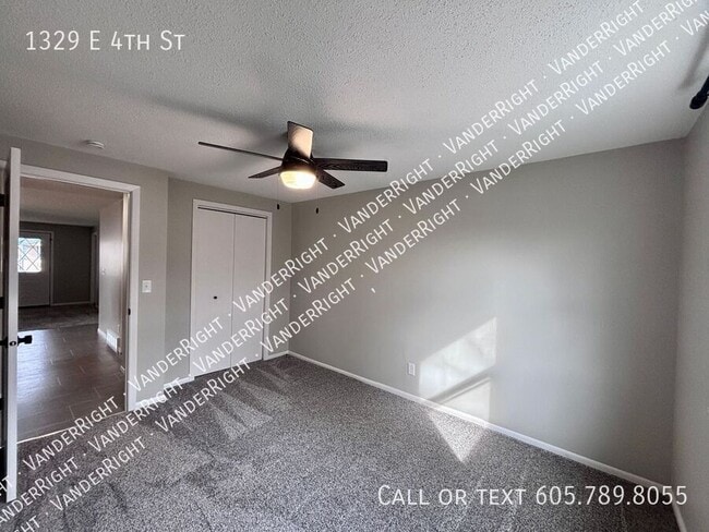 Building Photo - 1329 E 4th St