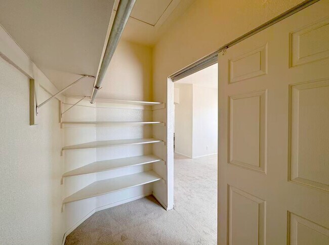 Building Photo - 7849 Blue Brook Dr