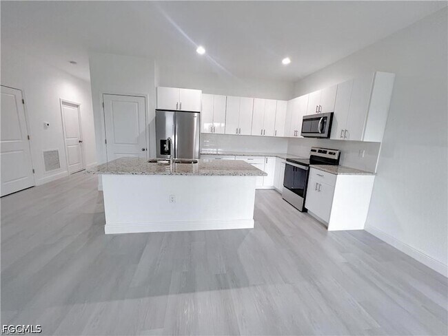 Building Photo - 7012 Jolly Cir