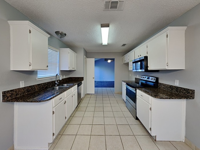 Building Photo - 5717 Heatherglen Terrace