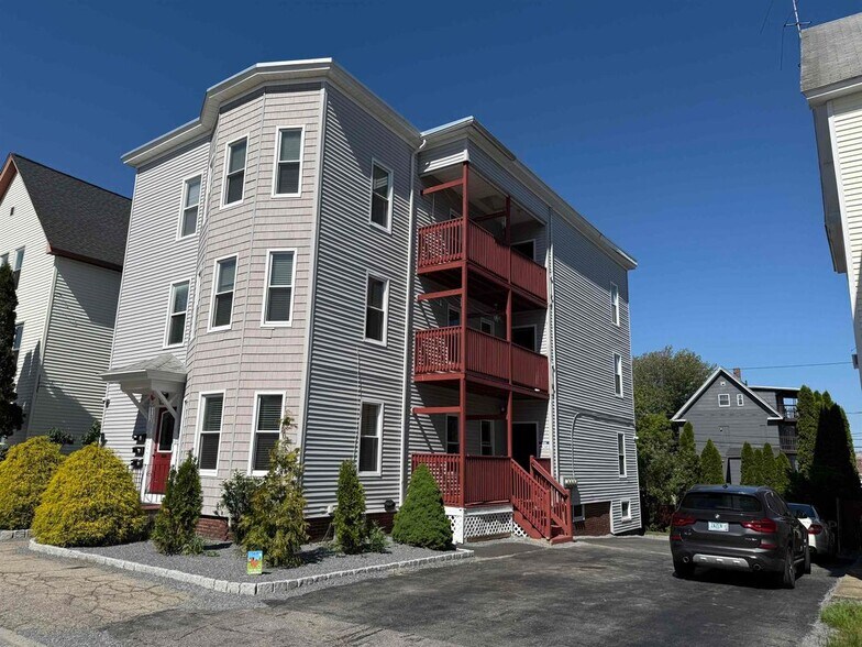 Building Photo - 201 Cartier St