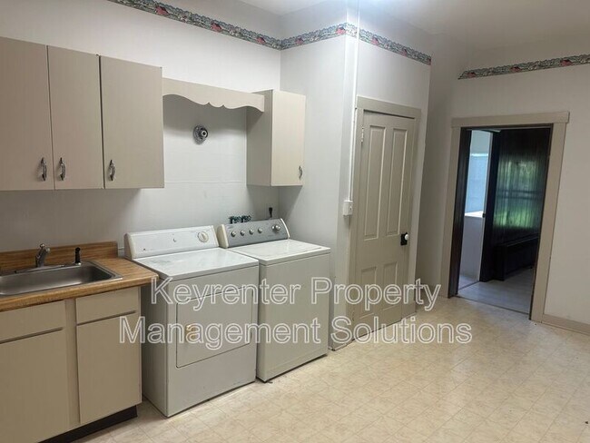 Building Photo - 151 Tanner Ln