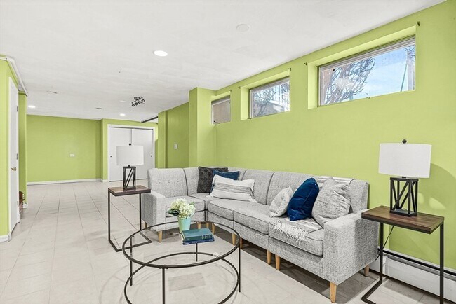 Building Photo - 35 Fells Ave Terrace