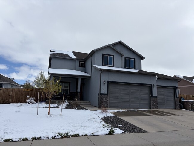 Building Photo - 4221 Chippewa Dr