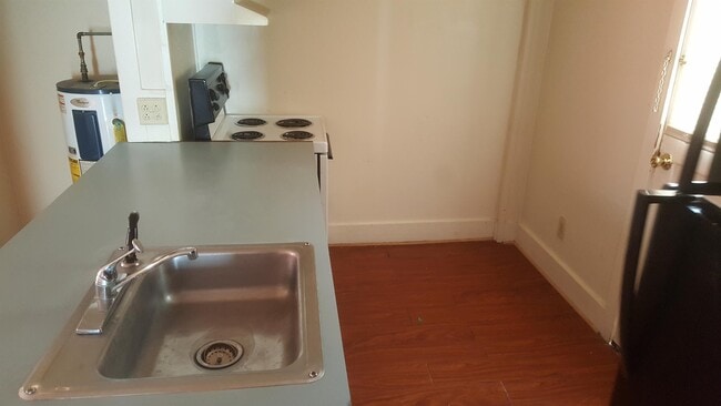 Building Photo - 108 Fayette St