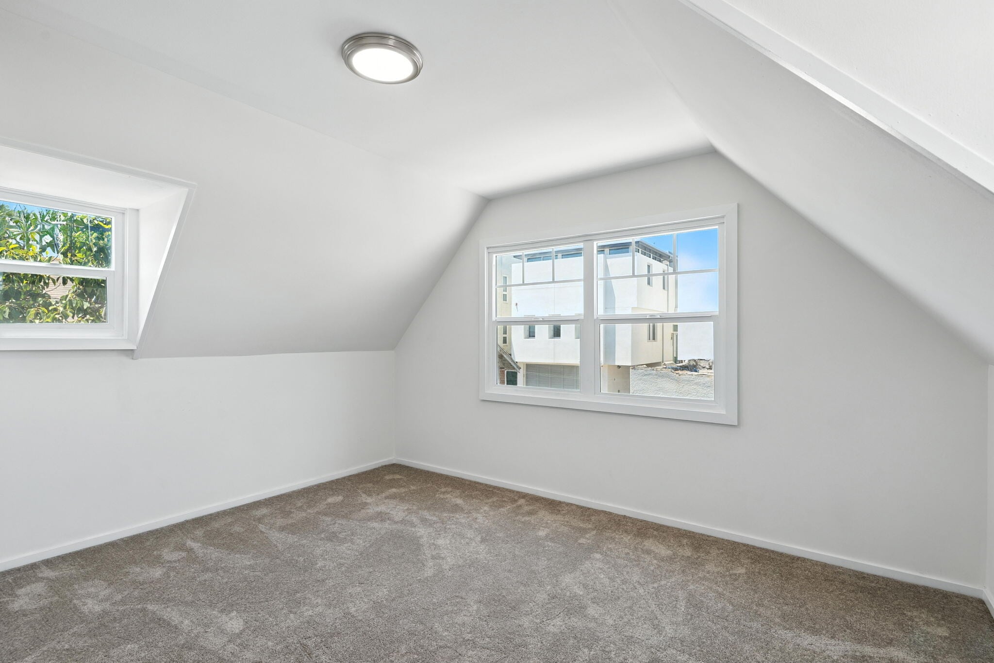 Building Photo - 24 3rd Ct