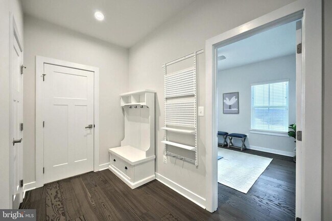Building Photo - 12 Ervin Dr