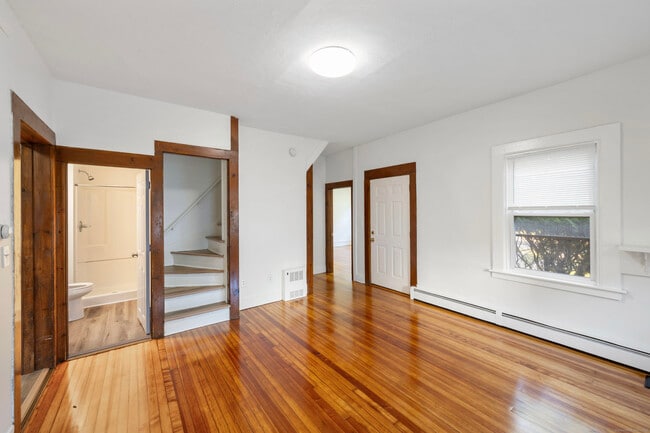 Building Photo - 36 Woodbridge St