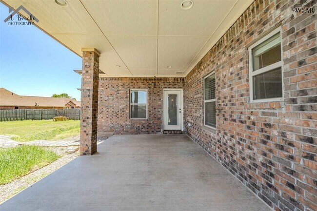 Building Photo - 10 Freedom Cir