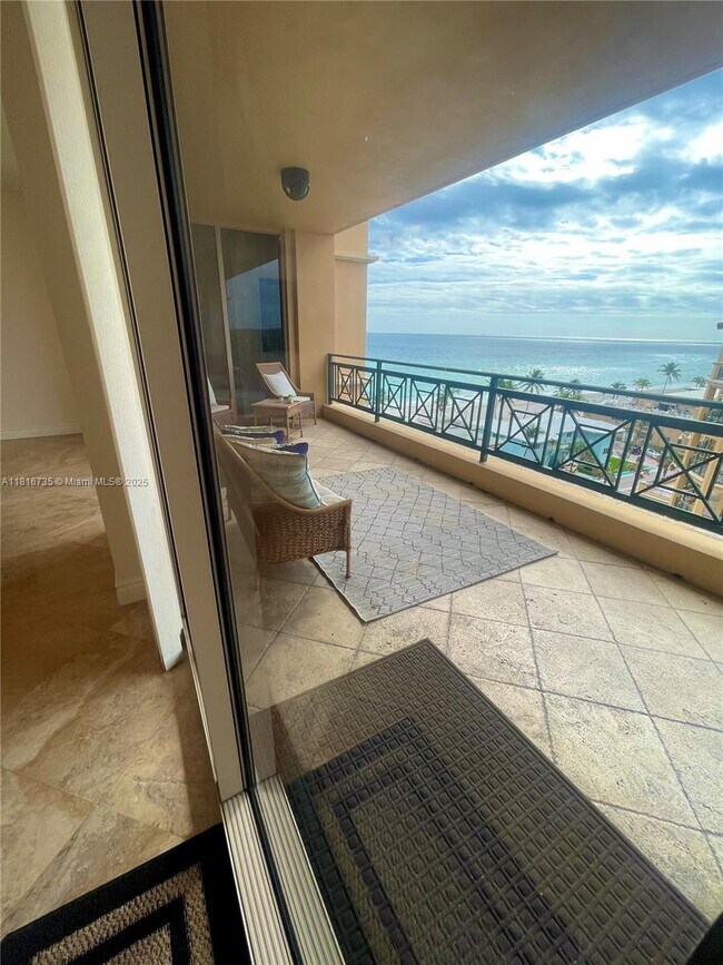 Building Photo - 3501 N Ocean Dr