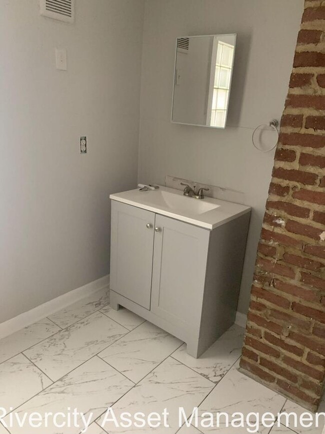 Building Photo - Rare Gem Ready For Move In!!!!! Section 8 ...