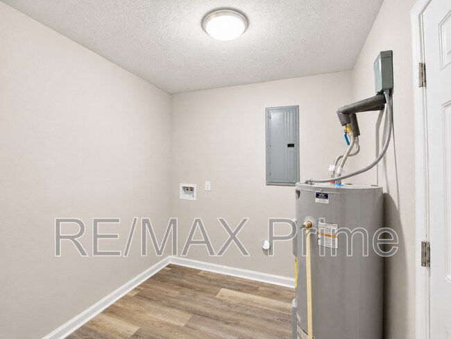 Building Photo - 4021 Sloop Trail