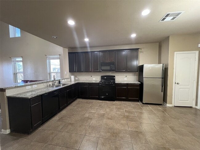 Building Photo - 2403 Summers Glen Ct