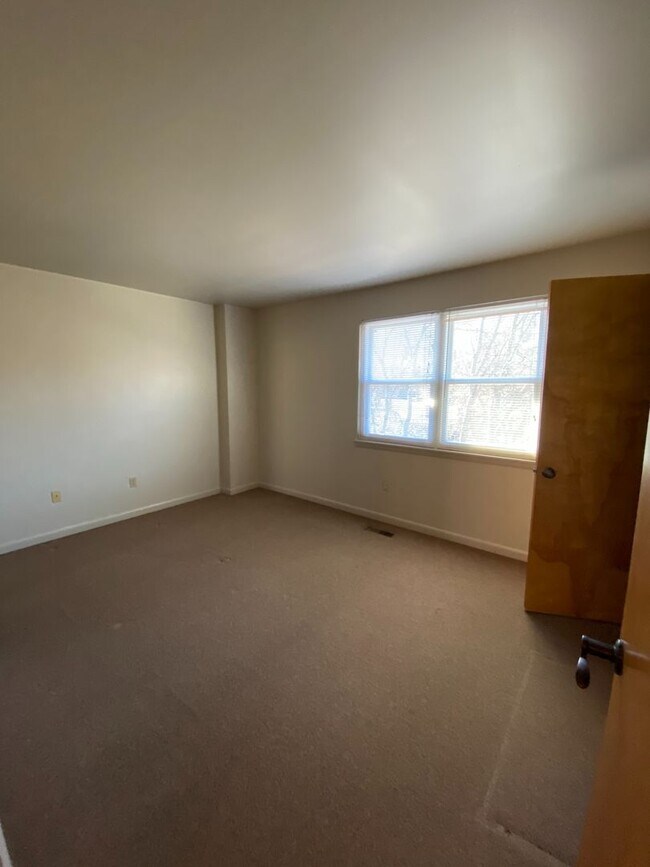 Building Photo - 282 McGavock Pk