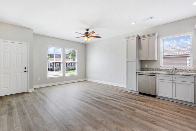 Building Photo - 406 Community St