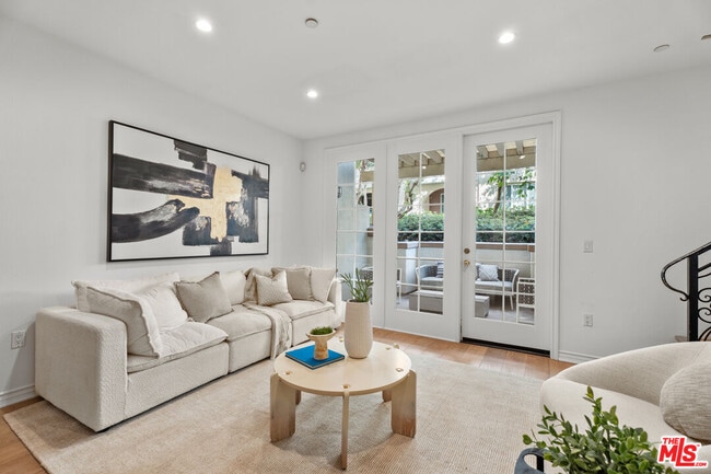 Building Photo - 5935 Playa Vista Dr