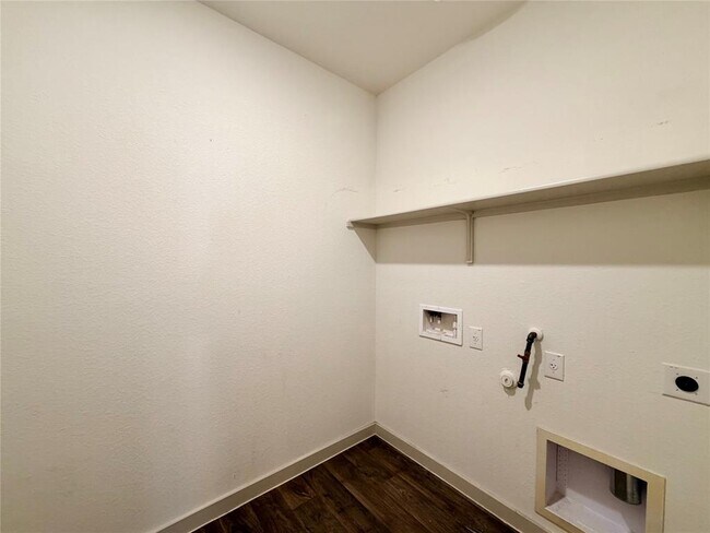 Building Photo - 3008 Louris Ln