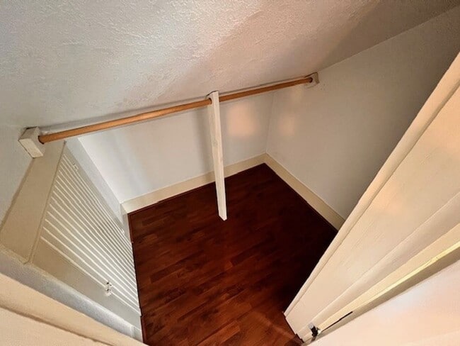 Building Photo - 1416