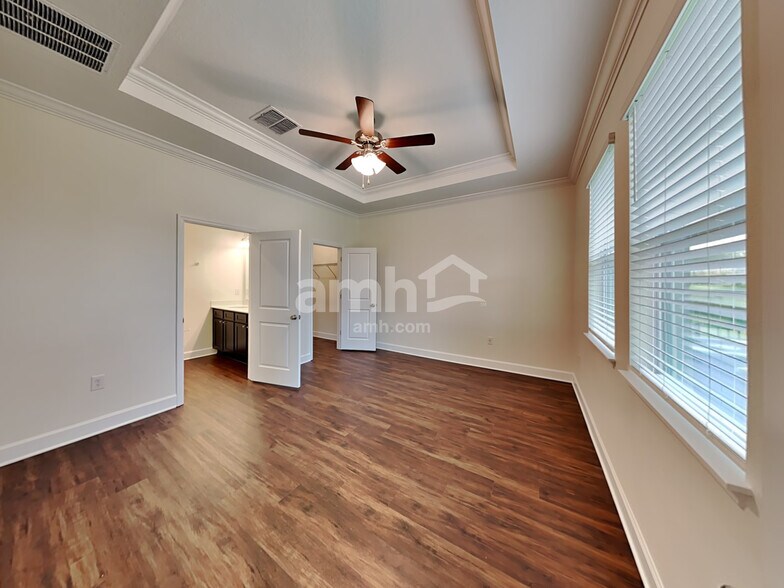 Building Photo - 1130 Walden Pond Dr