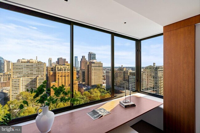 Building Photo - 202 W Rittenhouse Square