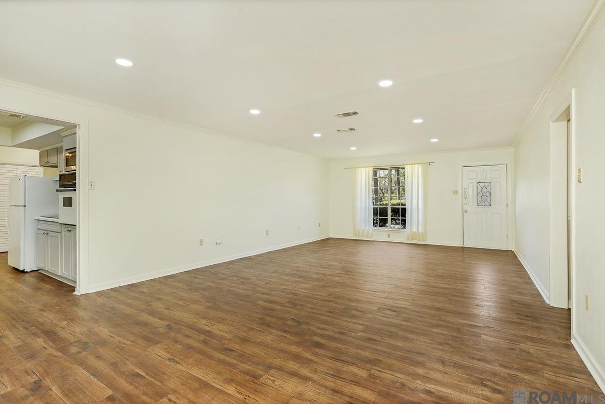 Building Photo - 7005 Whitlow Dr