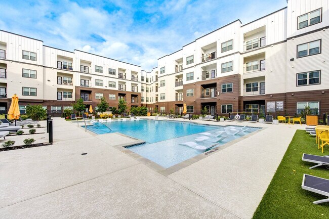 Building Photo - 18210 Park Row Blvd