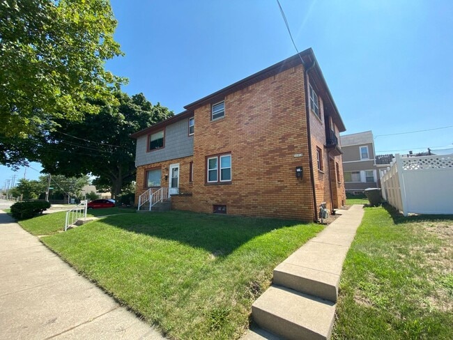 Building Photo - 3101-3101A W. Morgan Avenue