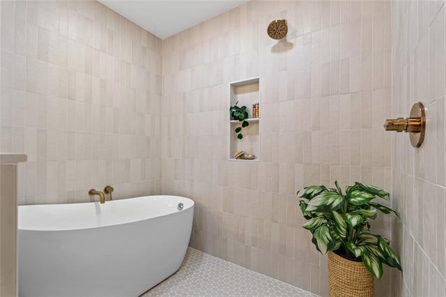 Building Photo - 7741 La Avenida Dr