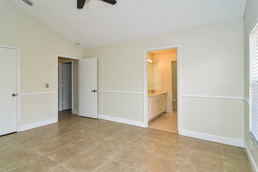 Building Photo - 22457 Middletown Dr