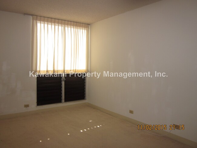 Building Photo - Clean, Light, Convenient Location, 6th Flo...