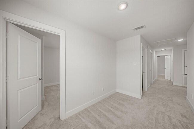Building Photo - 7006 Cedar Breeze Ct
