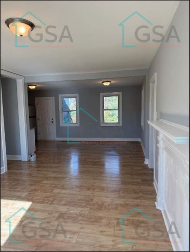 Building Photo - 3 Bedroom 2 Bathroom