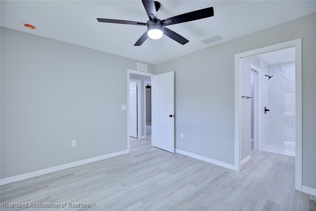 Building Photo - 293 Lincoln Rd NE