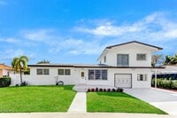Building Photo - 980 W 45th Pl