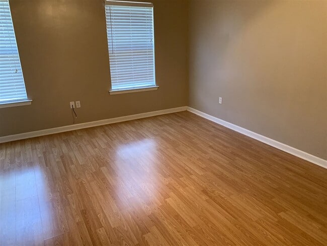 Building Photo - 2862 Waterbrook Way