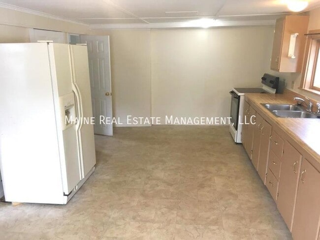 Building Photo - 35a Coldbrook Rd