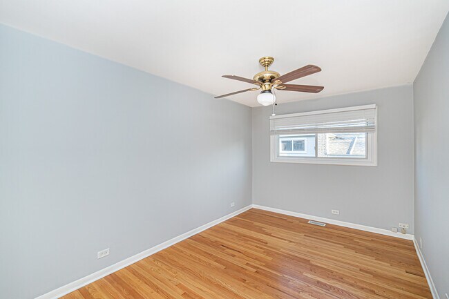 Building Photo - 1403 E Lillian Ave