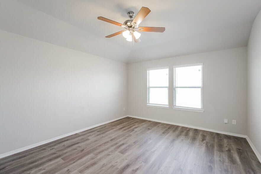 Building Photo - 21302 Brookwood Cres Dr