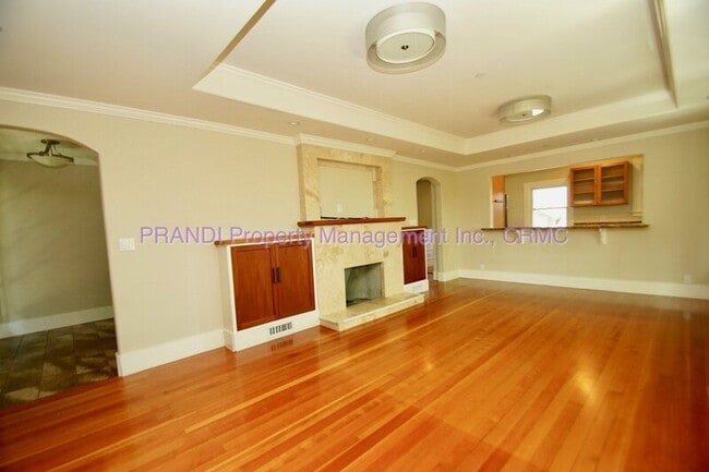 Building Photo - 317 Montecito Dr