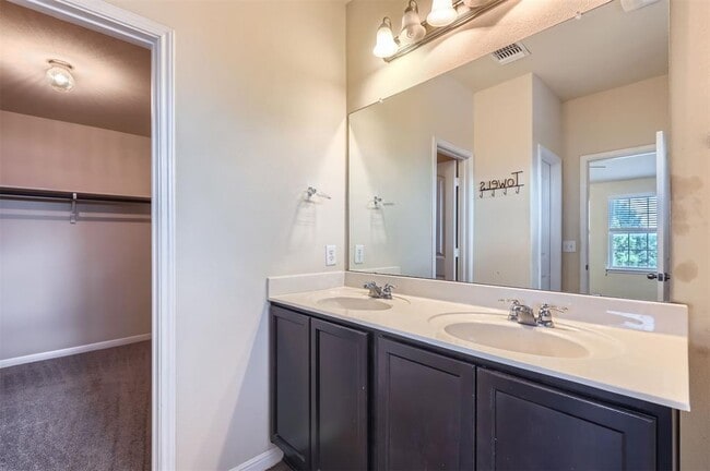Building Photo - 112 Sabine River Dr