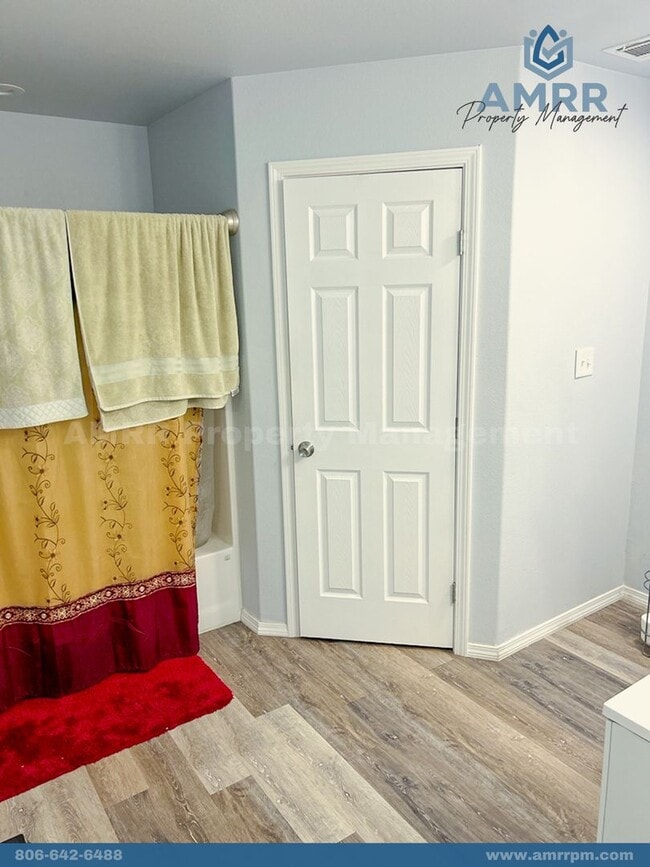 Building Photo - Charming 3-Bedroom House – Your Dream Home...