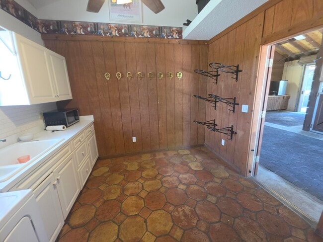 Building Photo - 14127 Equestrian Way