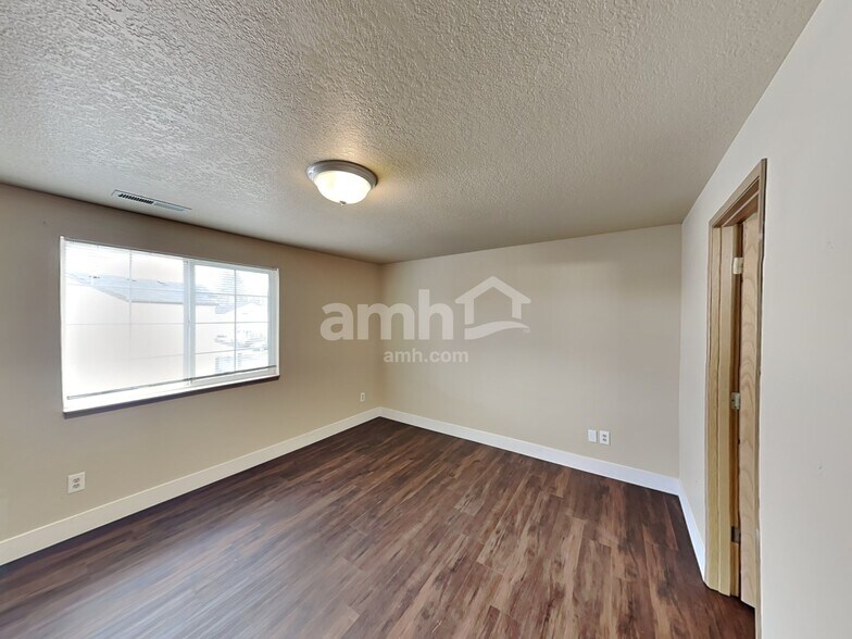 Building Photo - 16966 SW Steele Way