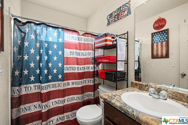 Building Photo - 114 Falcon Dr