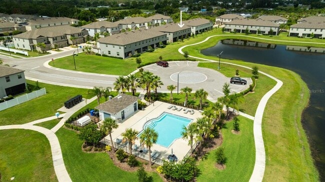 Building Photo - 736 Royal Empress Dr