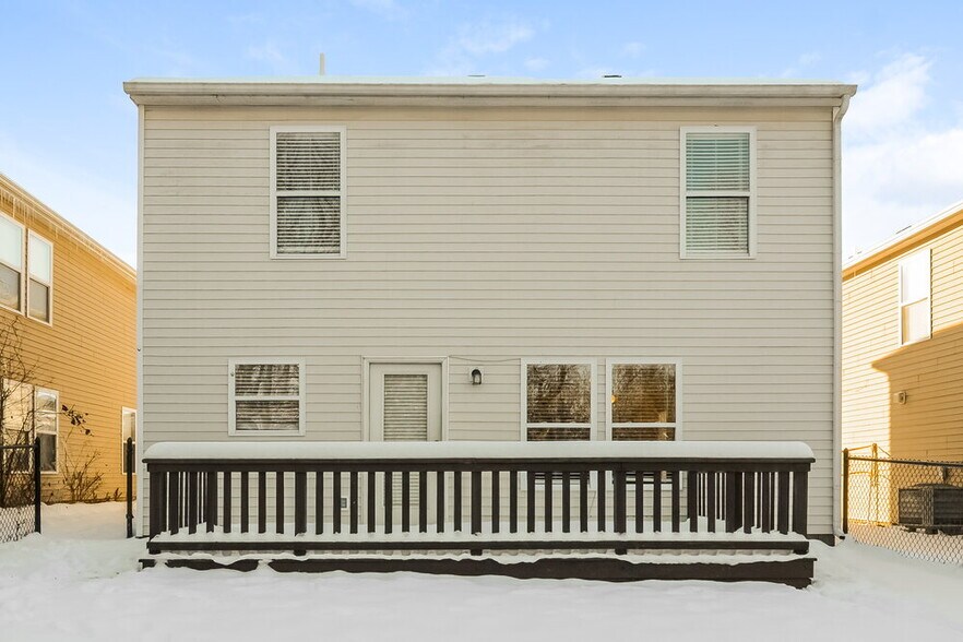 Building Photo - 8836 Hosta Way