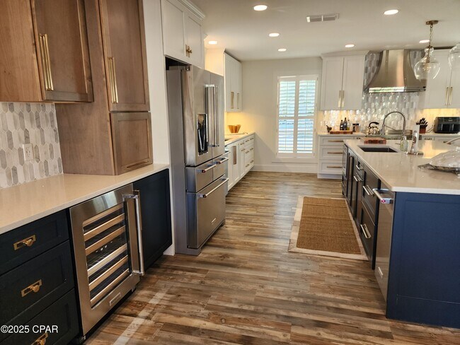 Building Photo - 322 Greenwood Cir